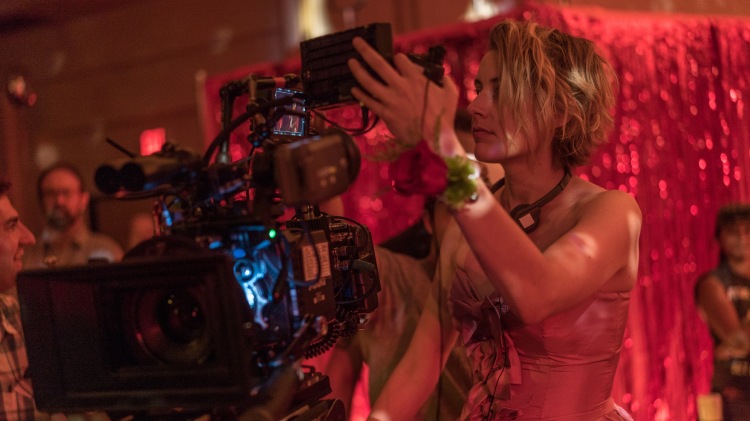 Behind-the-scenes glimpse of Greta Gerwig on the set of 'Lady Bird.