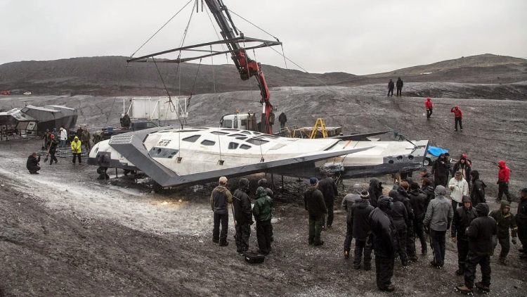 A behind-the-scenes shot from the movie "Interstellar" showing the film crew at work on an real location.